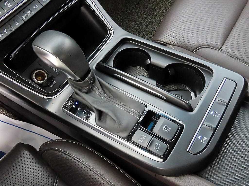 HYUNDAI Grandeur - Vista 11