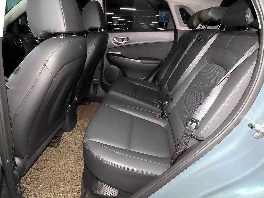 HYUNDAI Kona - Vista 7