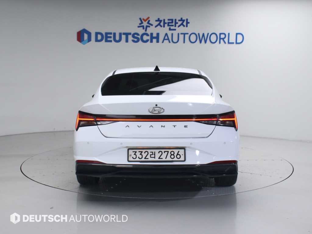 HYUNDAI Avante - Vista 4