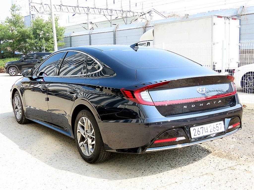 HYUNDAI Sonata - Vista 3