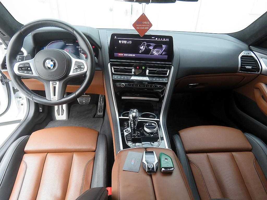 BMW 8 Series - Vista 8