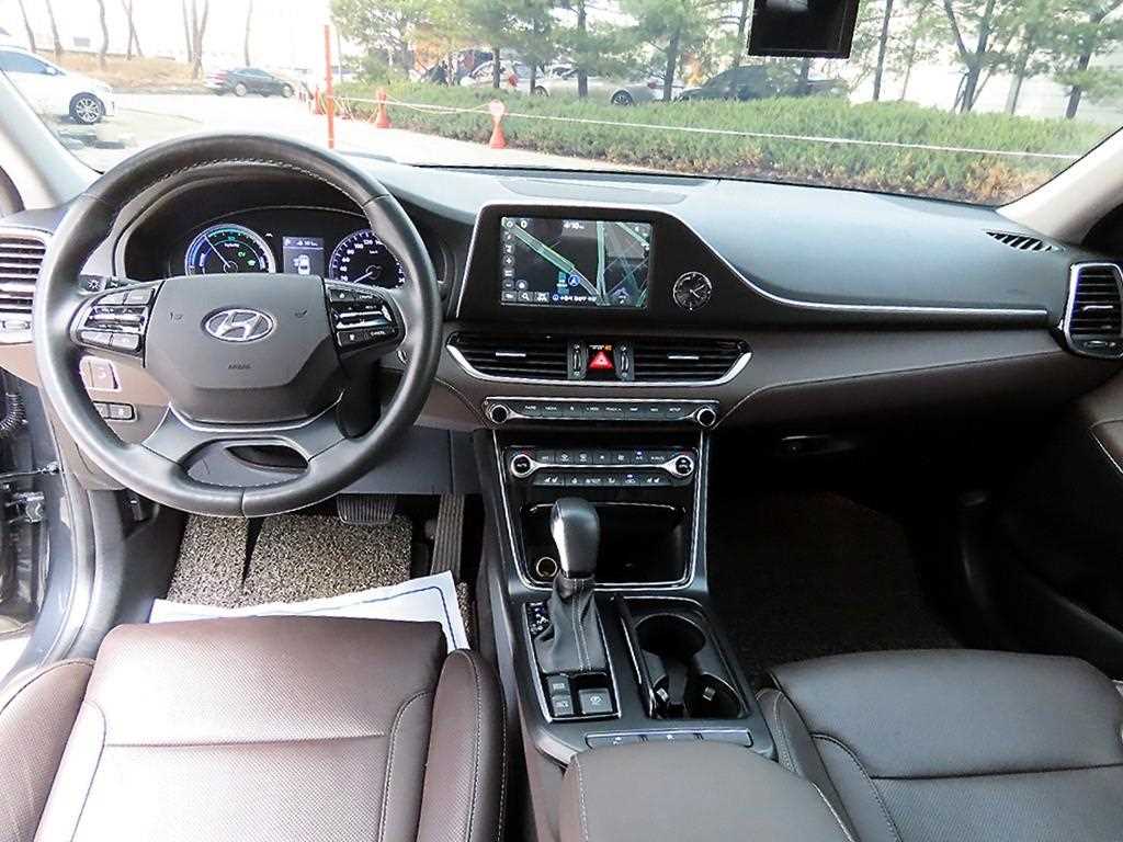 HYUNDAI Grandeur - Vista 7