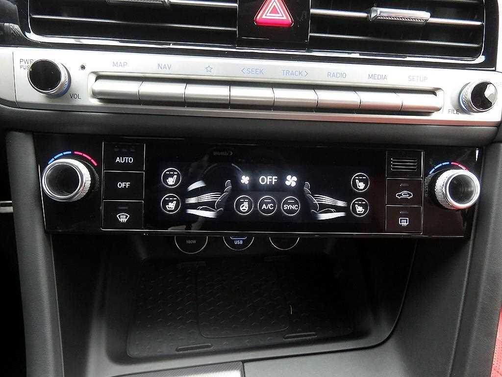 Genesis G70 2025 Negro - Importación desde Corea - HF Imports Iquique - Foto 13