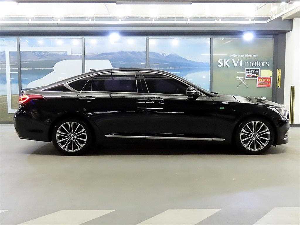 HYUNDAI Genesis - Vista 3