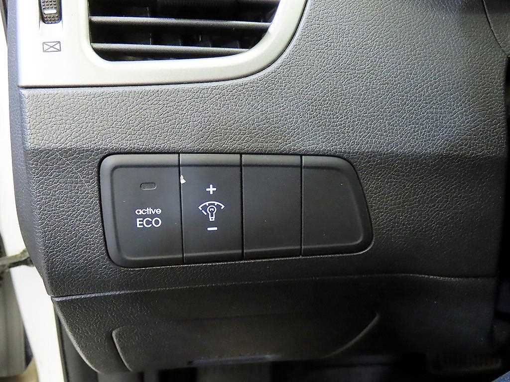 HYUNDAI Avante 2011 Blanco - Importación desde Corea - HF Imports Iquique - Foto 14