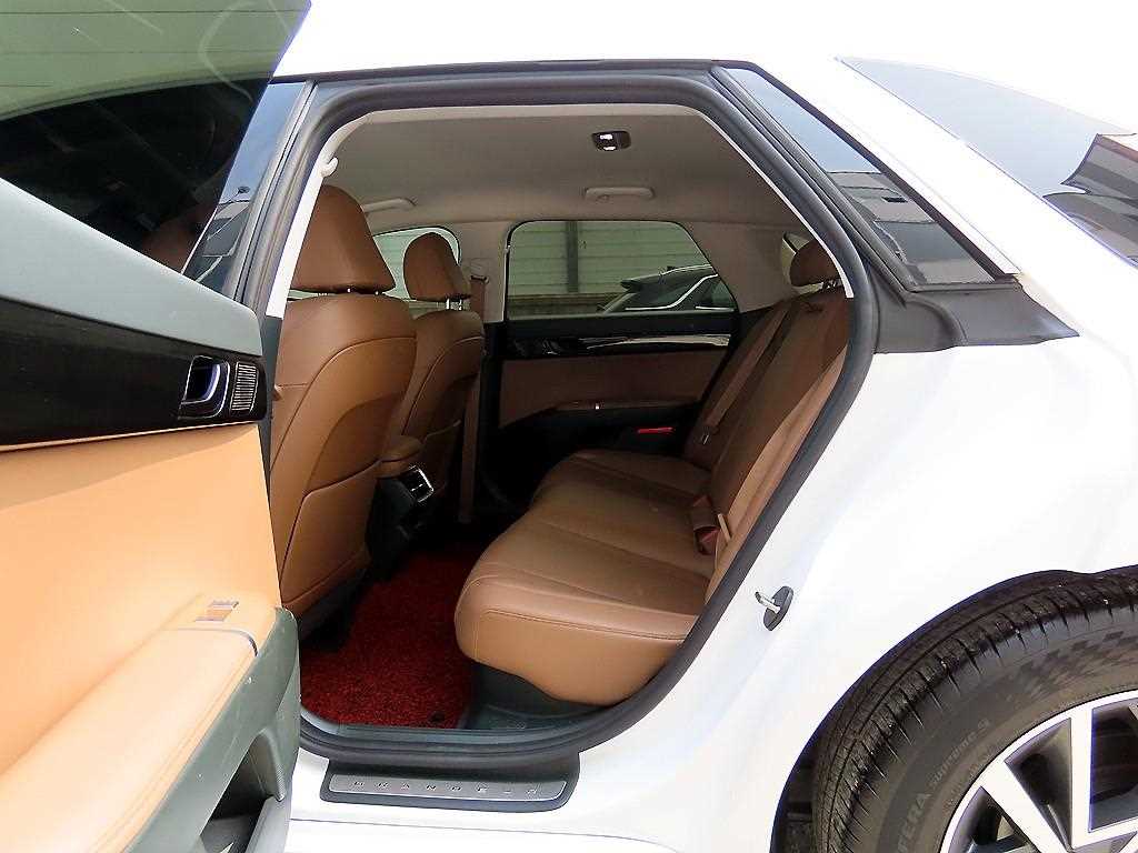 HYUNDAI Grandeur - Vista 6