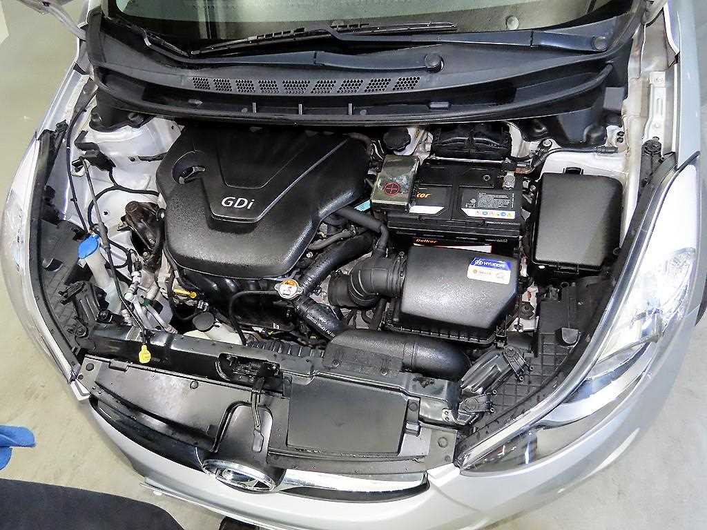 HYUNDAI Avante 2013 Gris - Importación desde Corea - HF Imports Iquique - Foto 18