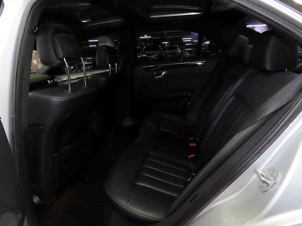 Mercedes Benz E class - Vista 7