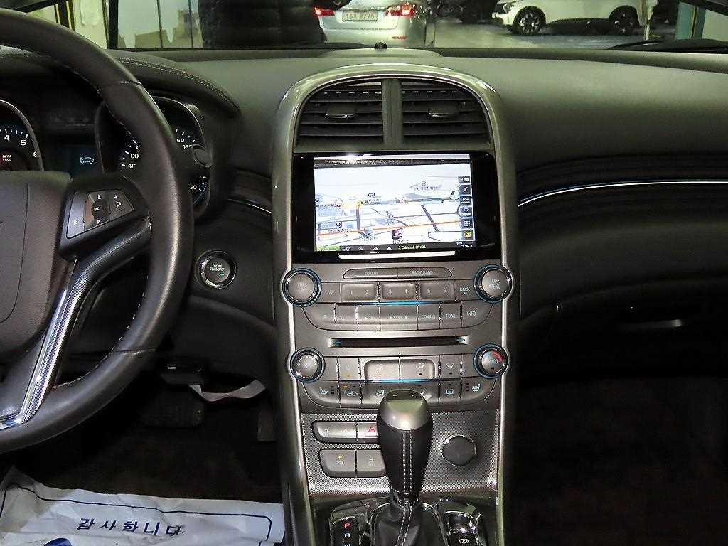 Chevrolet Malibu - Vista 11