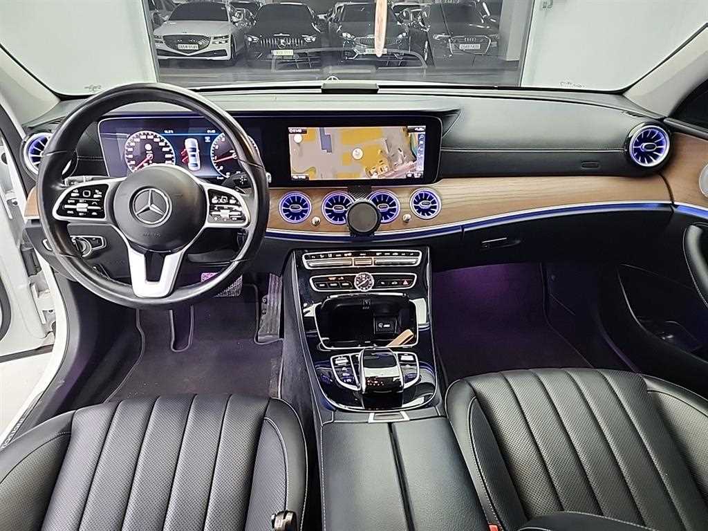 Mercedes Benz E class - Vista 7