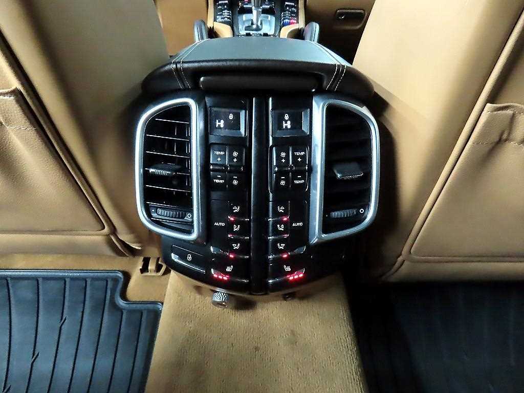 Porsche Cayenne - Vista 12