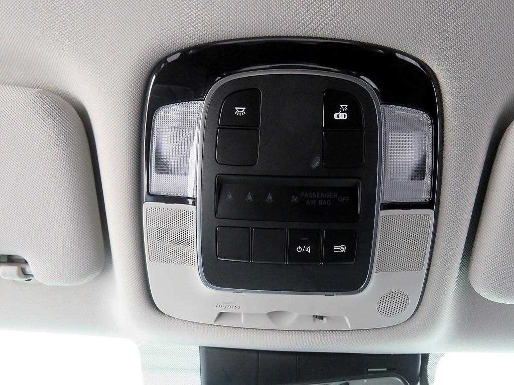 HYUNDAI Sonata - Vista 12