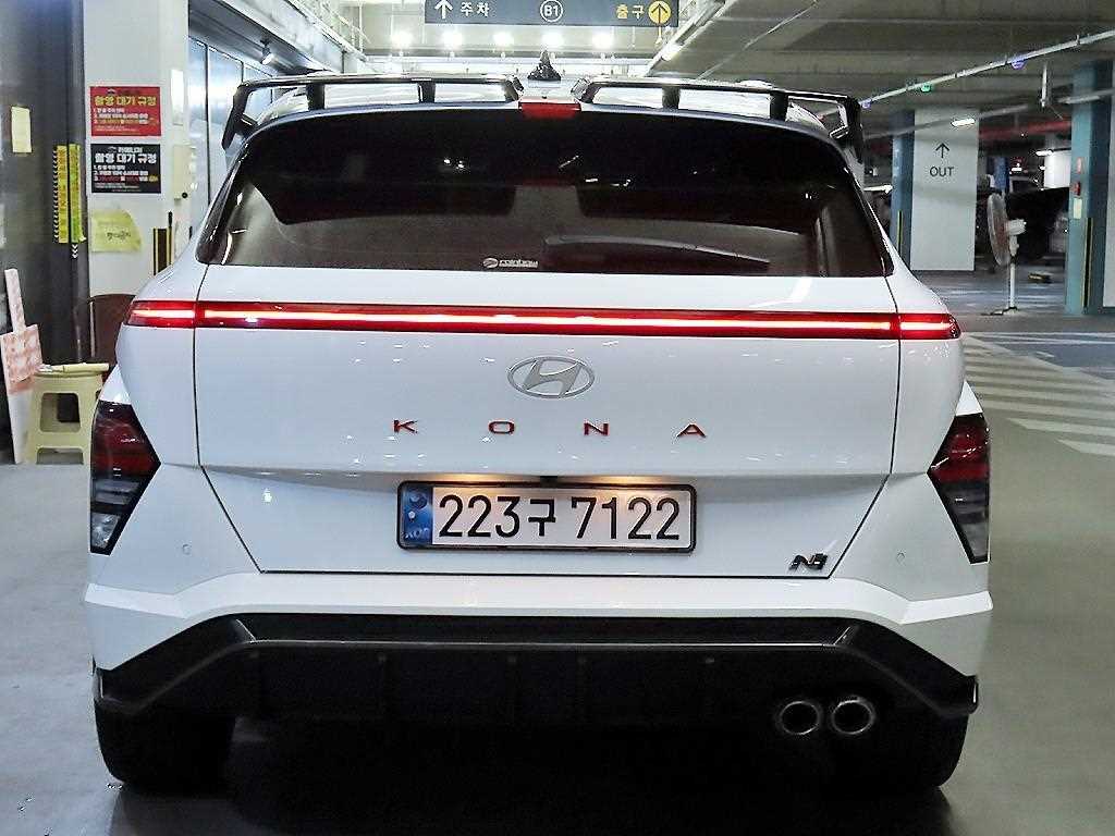 HYUNDAI Kona - Vista 5
