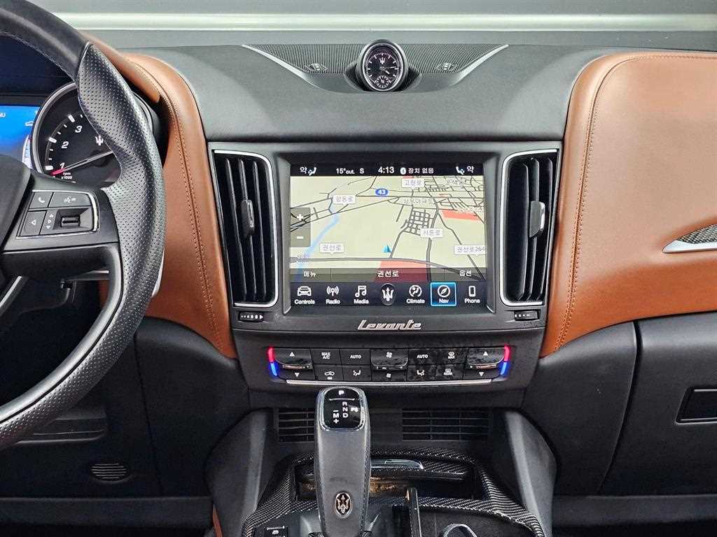 Maserati Levante 2019 Blanco - Importación desde Corea - HF Imports Iquique - Foto 14