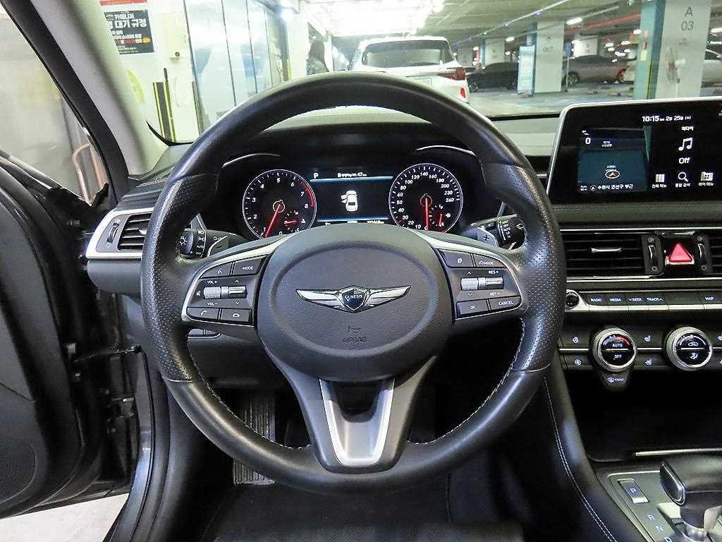 Genesis G70 - Vista 8