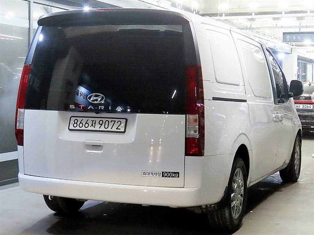 HYUNDAI Staria - Vista 4