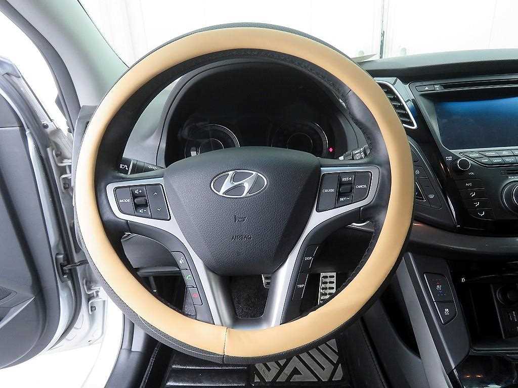 HYUNDAI i40 - Vista 9