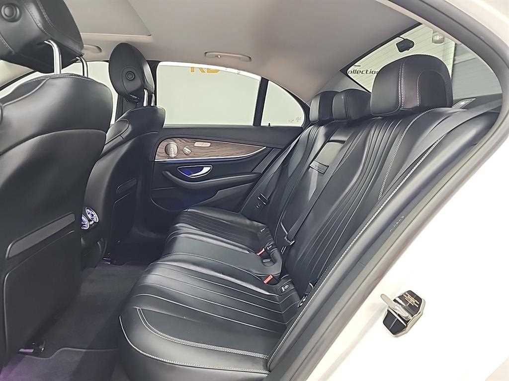 Mercedes Benz E class - Vista 12