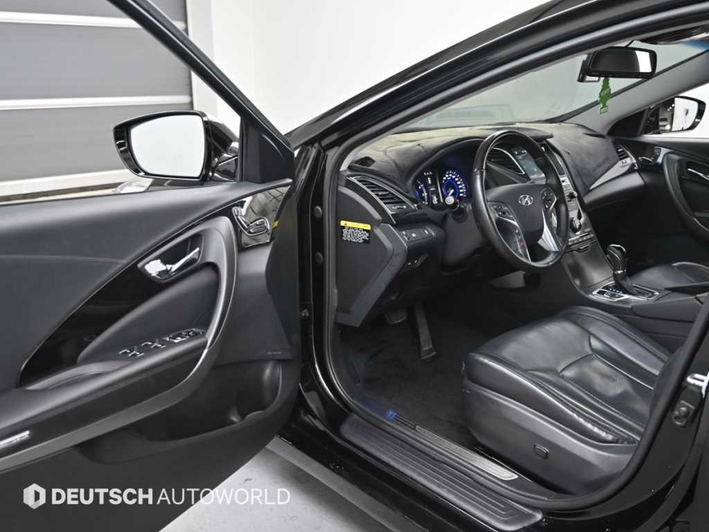 HYUNDAI Grandeur - Vista 11