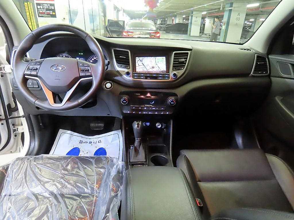 HYUNDAI Tucson - Vista 10