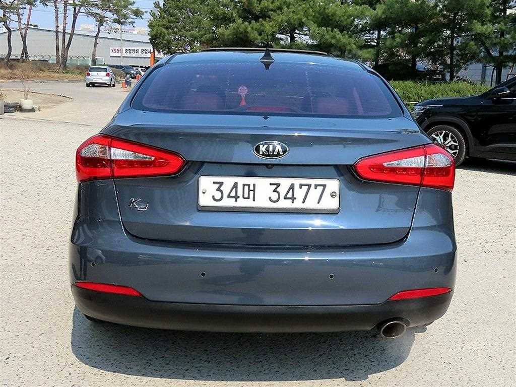 KIA K3 - Vista 4
