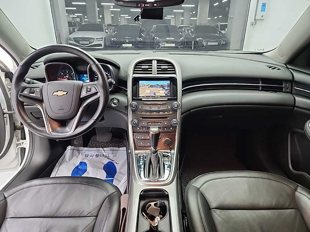 Chevrolet Malibu - Vista 5