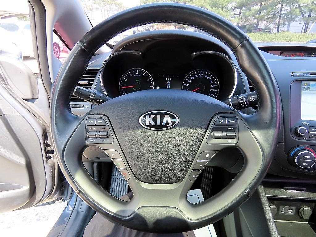 KIA K3 - Vista 8