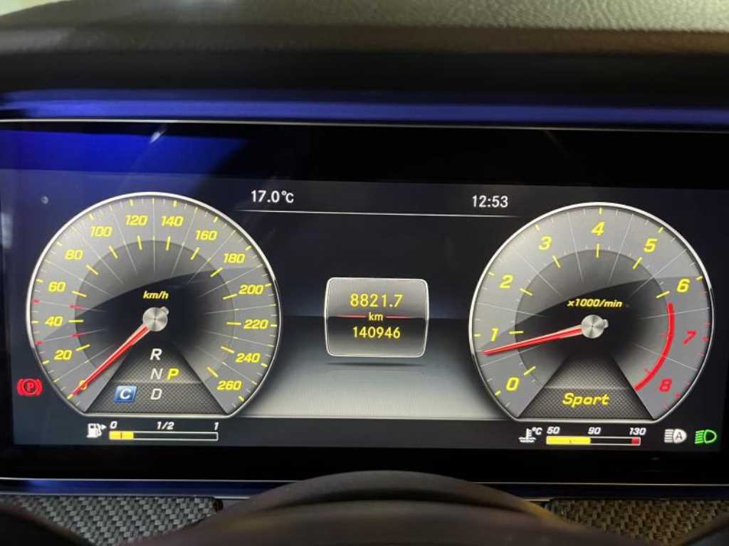 Mercedes Benz E class - Vista 12