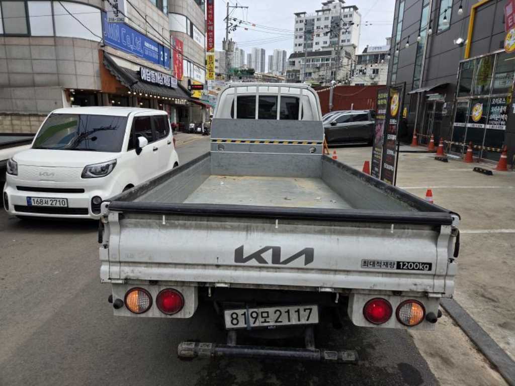 Small Truck Cargo (small) - Vista 4