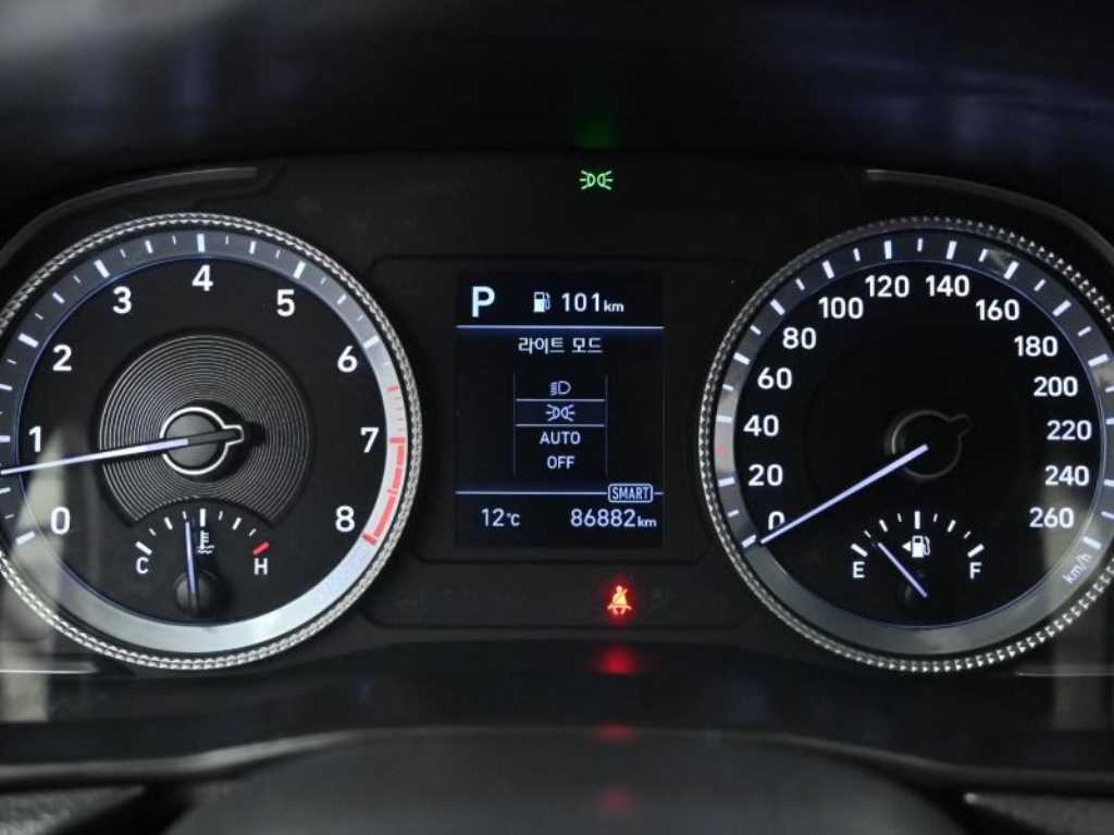 HYUNDAI Sonata - Vista 8