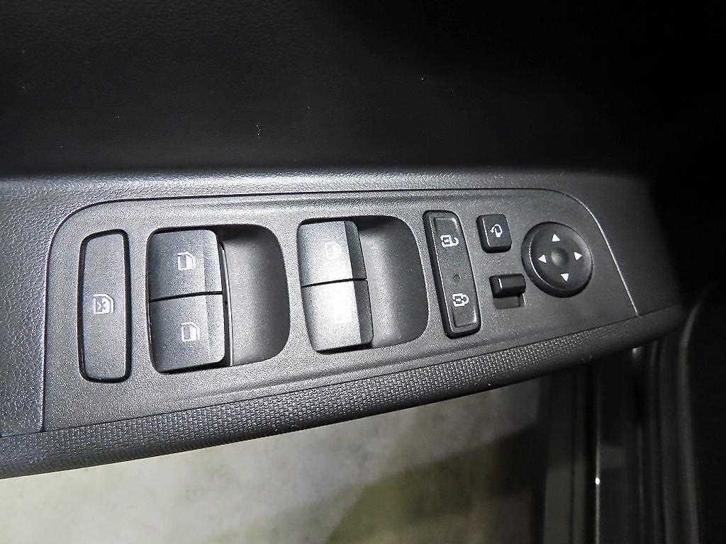 HYUNDAI Casper - Vista 12