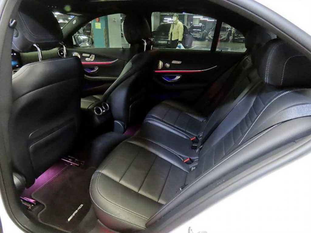 Mercedes Benz E class - Vista 7