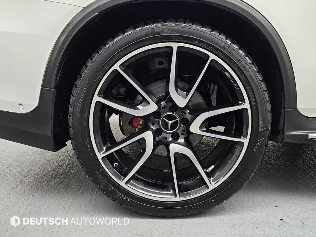 Mercedes Benz GLC Class - Vista 5