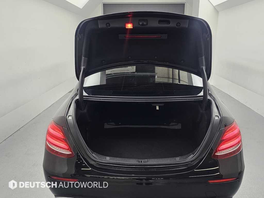 Mercedes Benz E class 2017 Negro - Importación desde Corea - HF Imports Iquique - Foto 19
