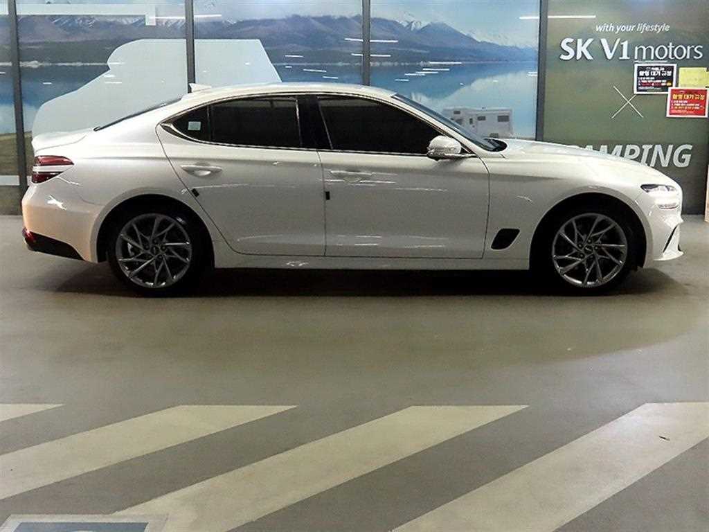 Genesis G70 - Vista 3