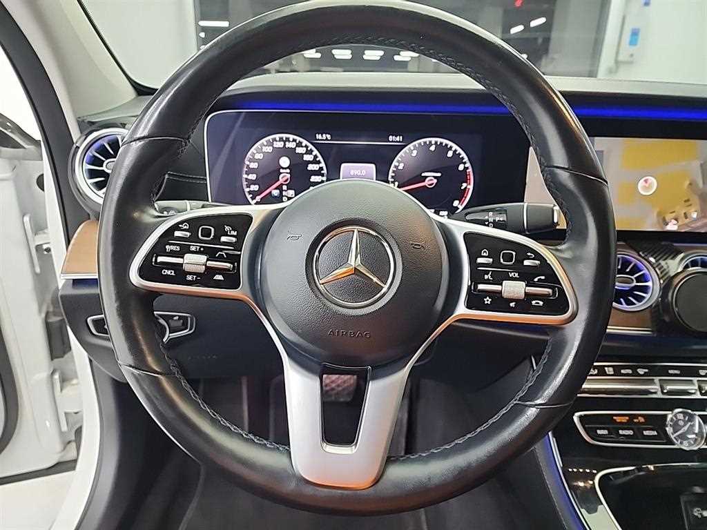 Mercedes Benz E class - Vista 9