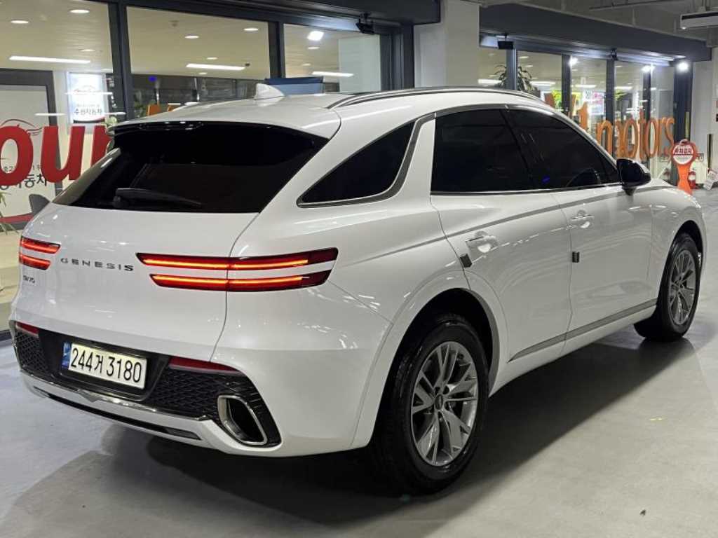 Genesis GV70 - Vista 5