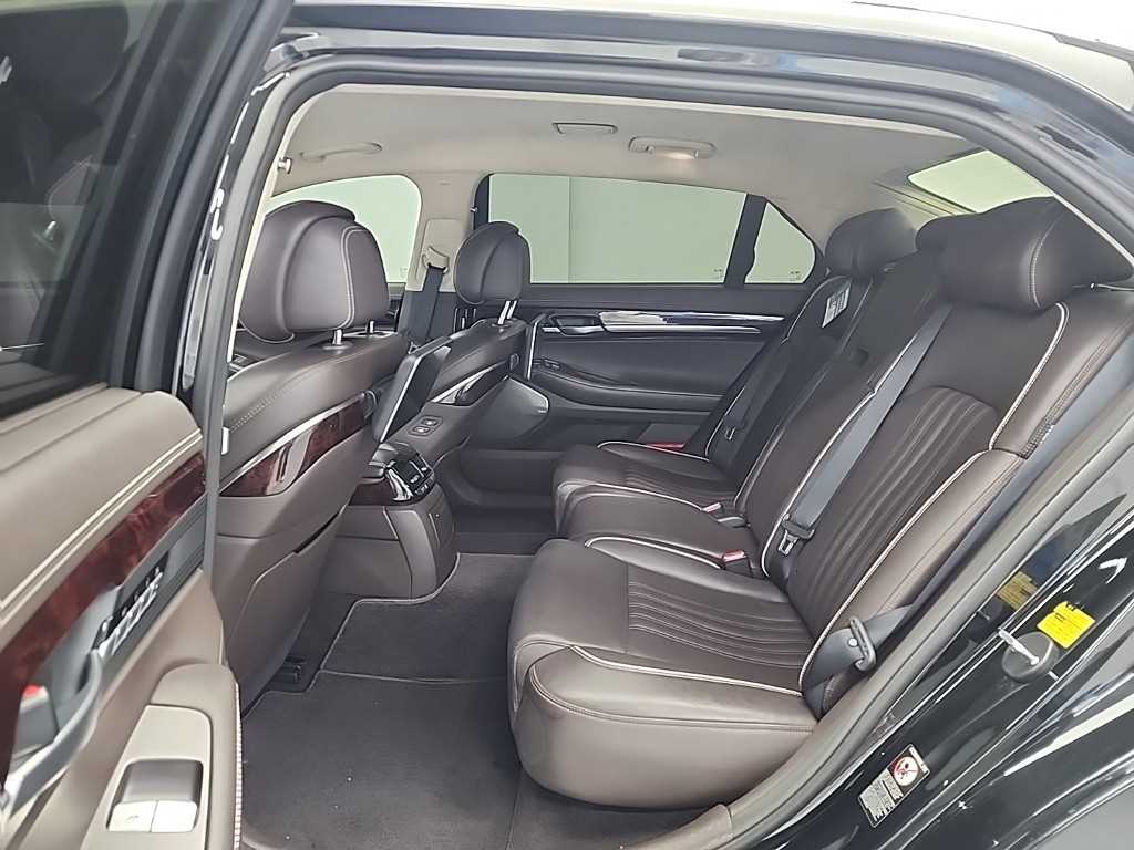 Genesis EQ900 - Vista 12