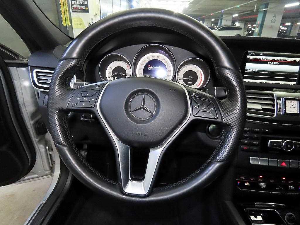 Mercedes Benz E class - Vista 8