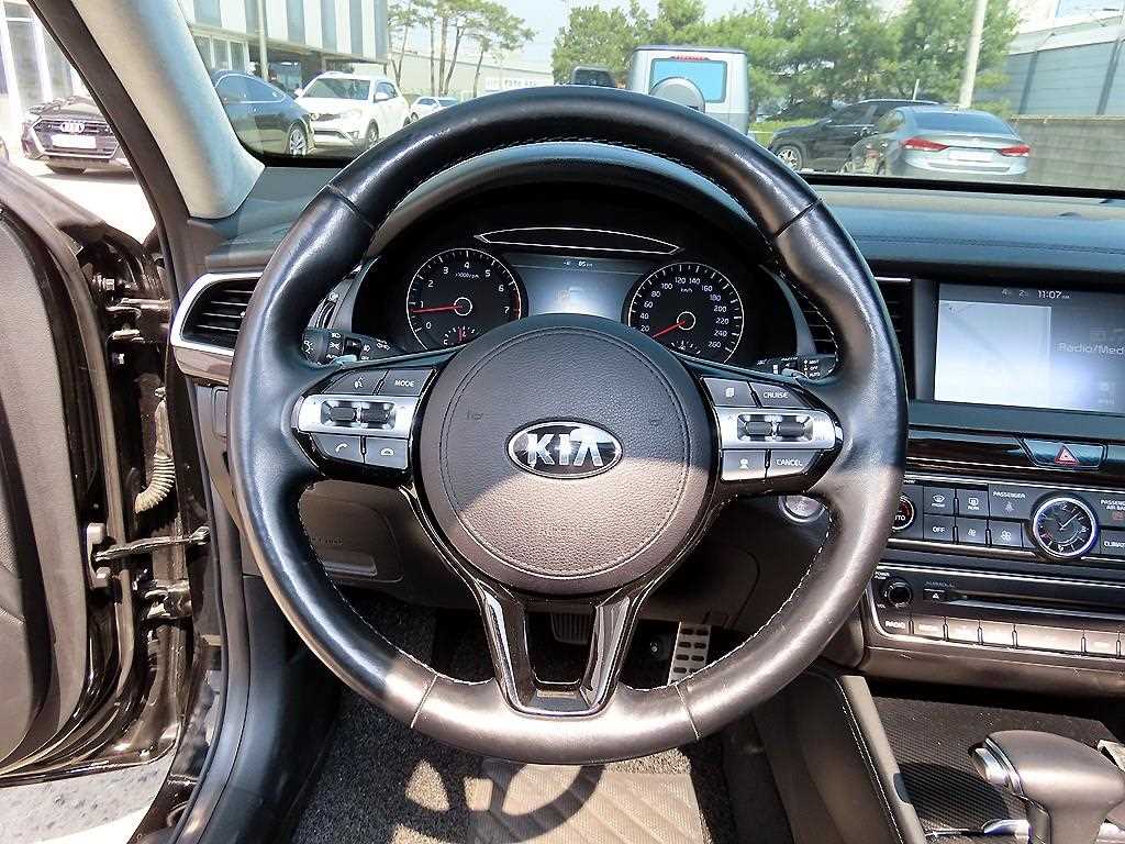 KIA K7 - Vista 8
