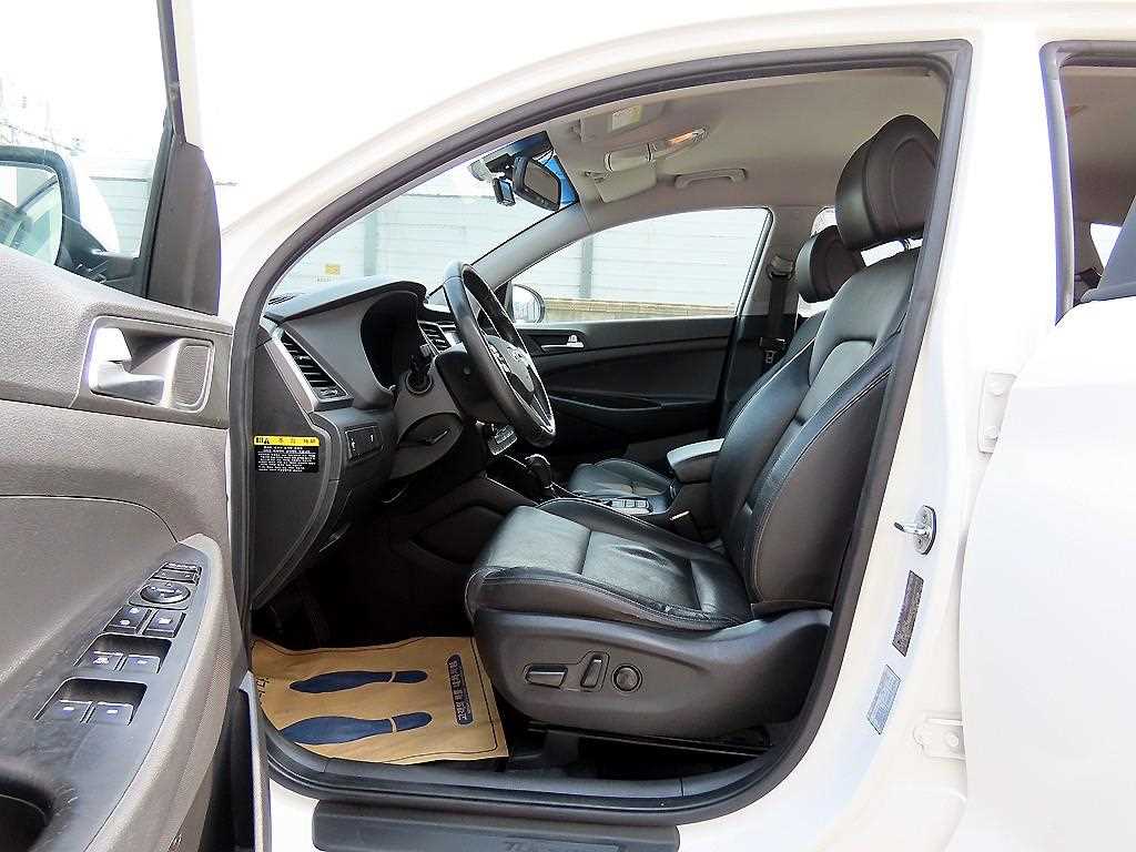 HYUNDAI Tucson - Vista 5