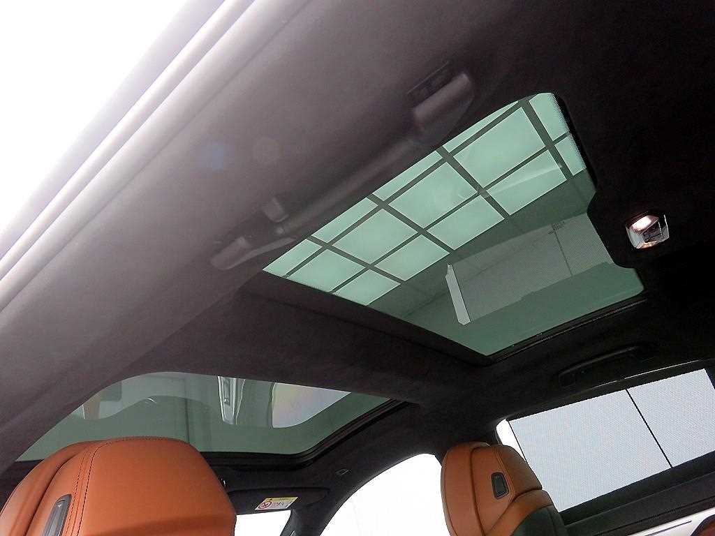 BMW 8 Series - Vista 9