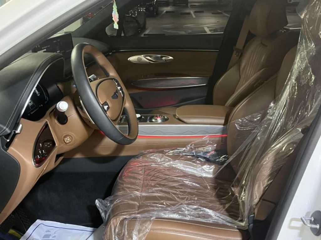 Genesis GV70 - Vista 11