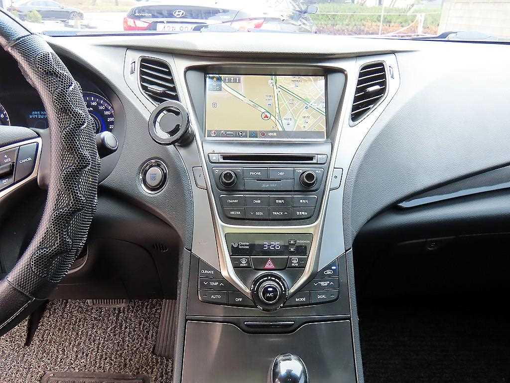 HYUNDAI Grandeur - Vista 10