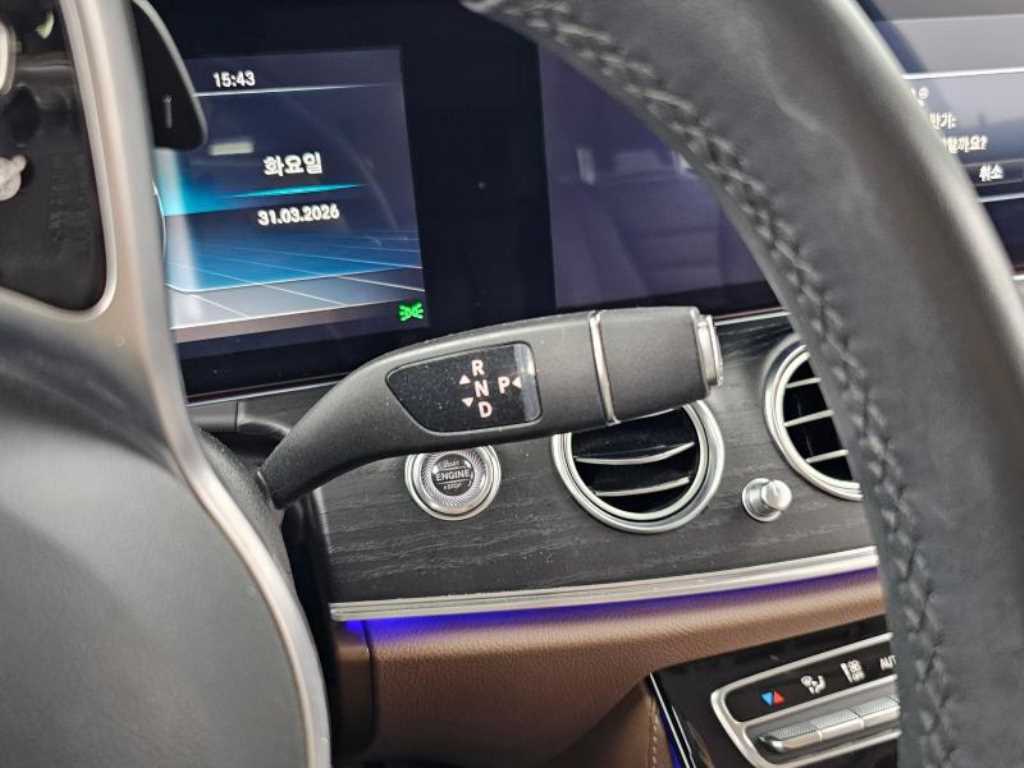 Mercedes Benz E class - Vista 9