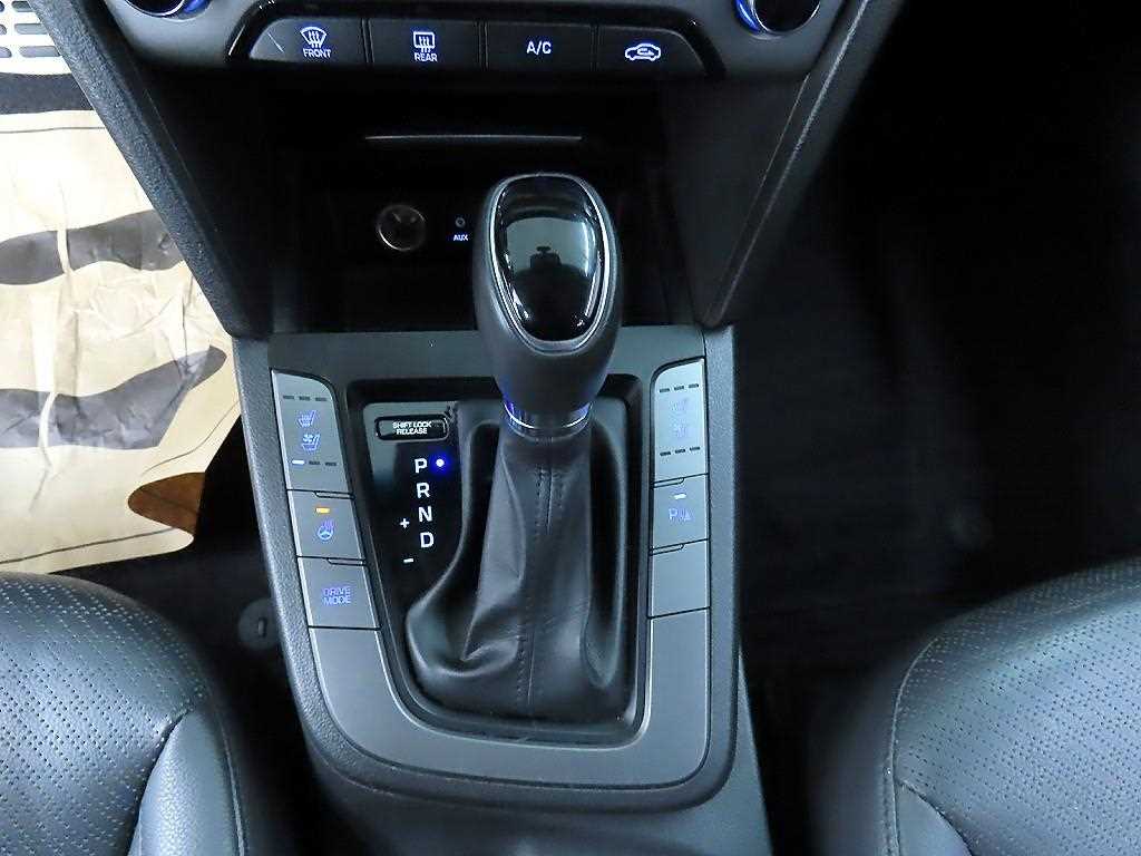 HYUNDAI Avante - Vista 10