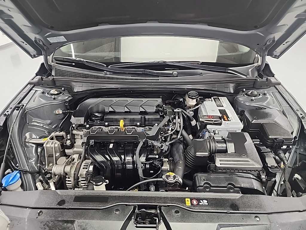 HYUNDAI Avante - Vista 5