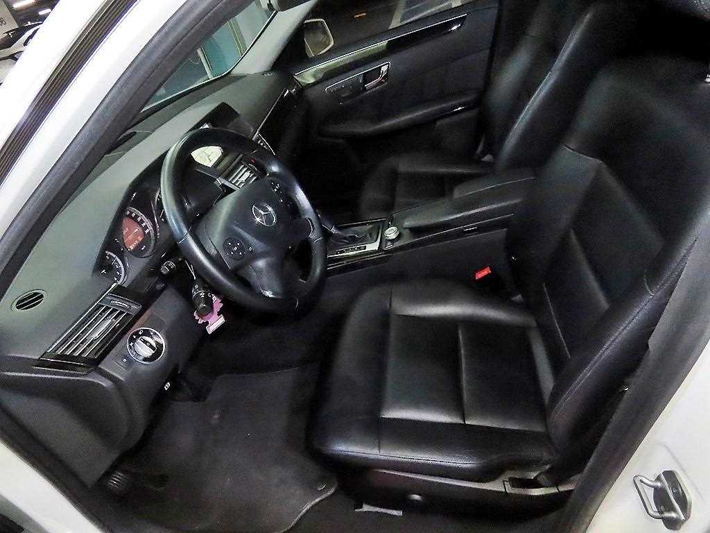 Mercedes Benz E class - Vista 6