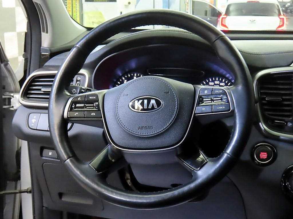 KIA Sorento - Vista 8