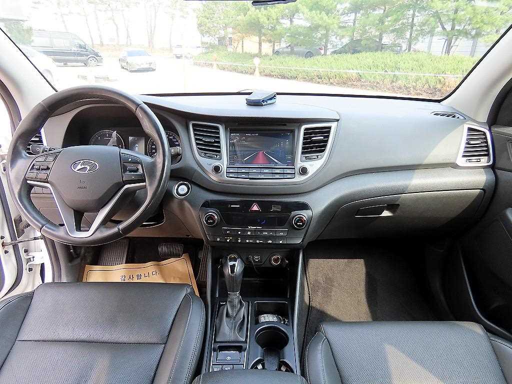 HYUNDAI Tucson - Vista 7